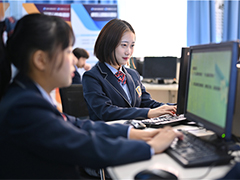 都八月了，你還在猶豫選哪個學(xué)校嗎？