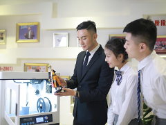 【聚焦兩會(huì)】新華互聯(lián)網(wǎng)+教育助力鄉(xiāng)村振興！